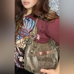 Guess gray handbag 👜